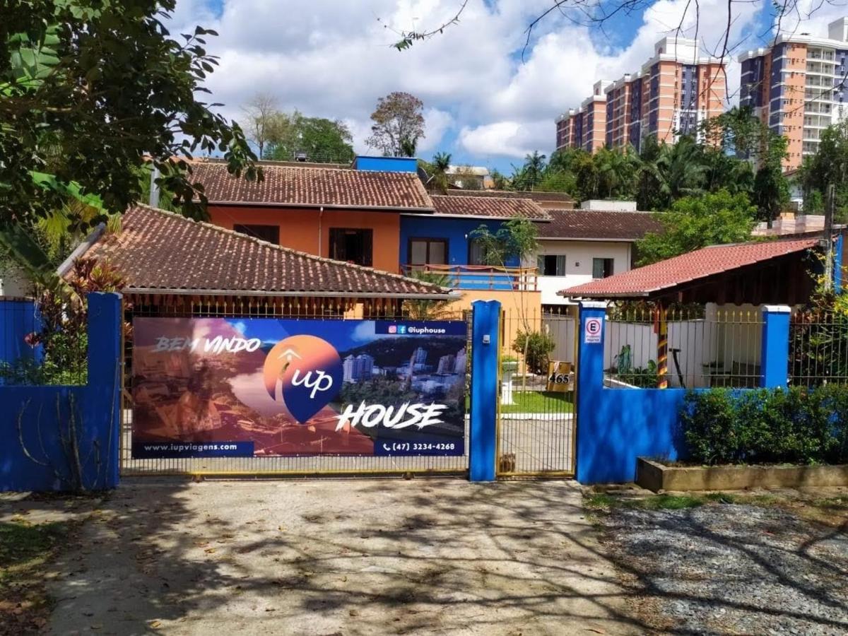 Iup House Hostel บลูเมเนา ภายนอก รูปภาพ